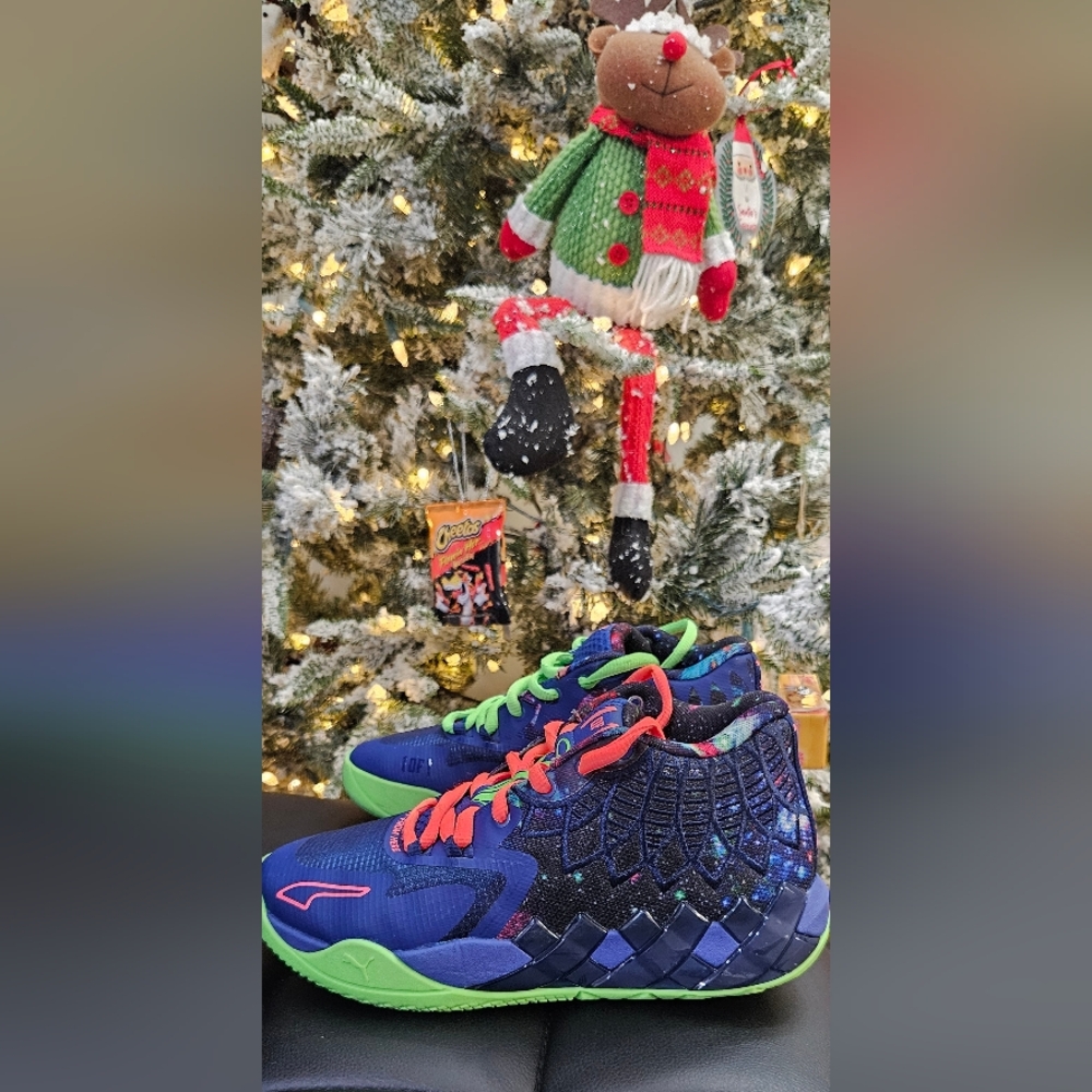 Lamelo Ball 1of1 Galaxy Pumas - Picture 2 of 11